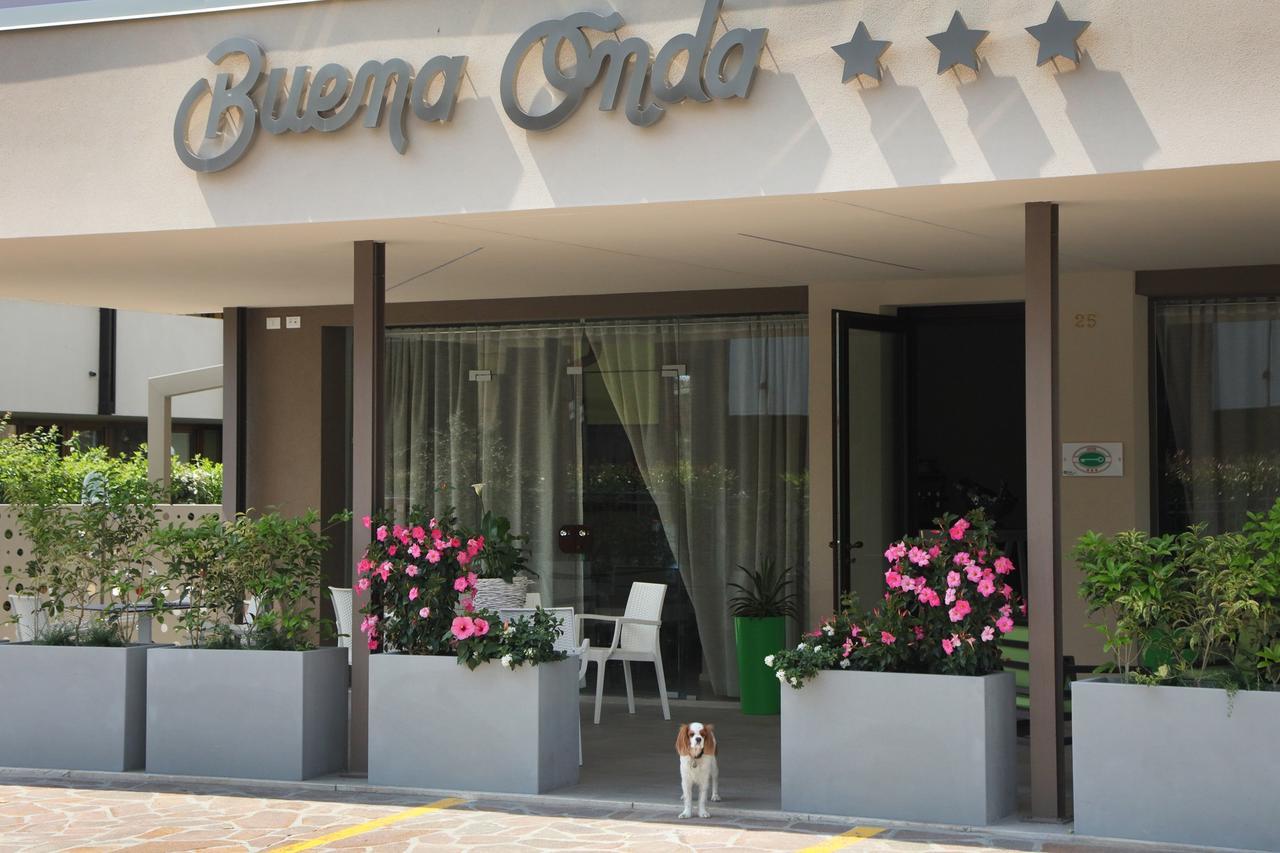 Hotel Buena Onda Пескиера дел Гарда Екстериор снимка